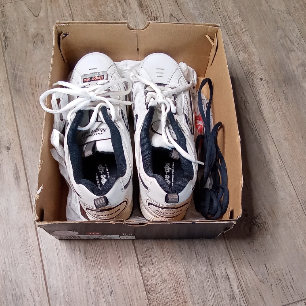 NEW! Skechers Men Size 11.5 White and Black Sneakers Unworn New In Original Box